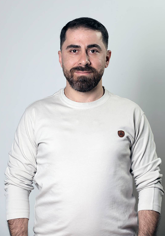 علیرضا عطاری مدیر پشتیبانی