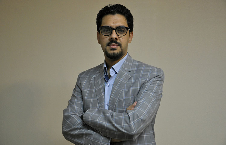 دهقان؛ ایساتیس و معرفی فرهنگ کهن ایران با آب، باد، خاک، آتش