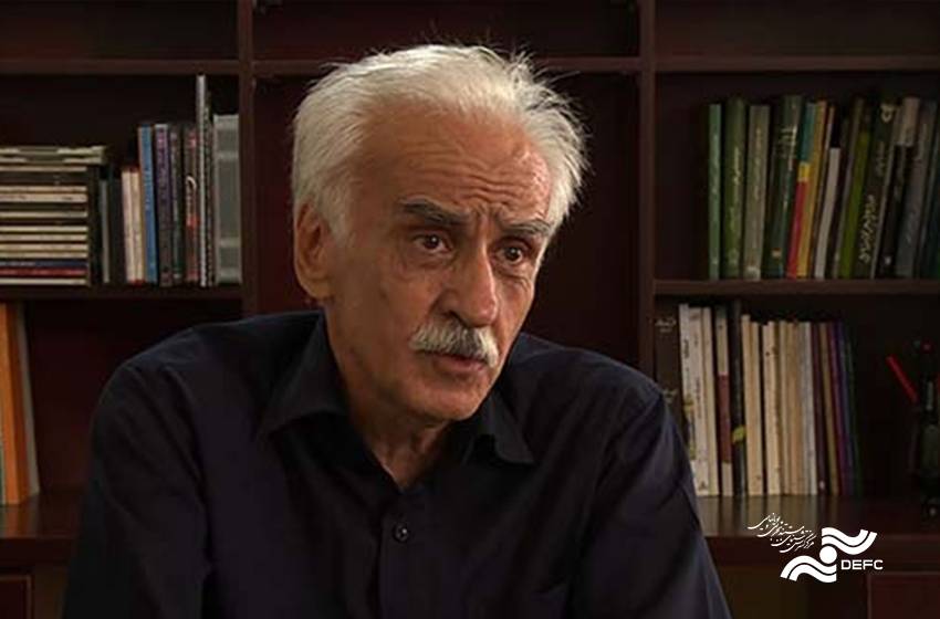 نشان عالی خورشید در دستان محمد تهامی‌نژاد