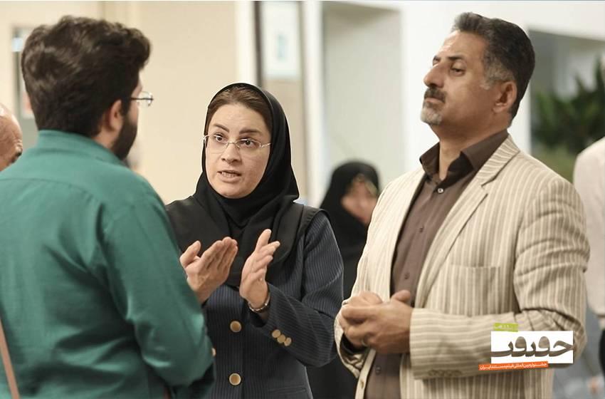 نقد بوروکراسی ایرانی در «مسخ کراسی»/ جای نقد حکمرانی در سینمای مستند خالی است