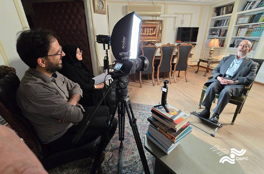 نمایش مستند «ایستاده در کنار تیمز» در خانه جشنواره