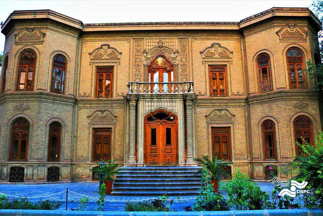سرگذشت پرپیچ‌ و خم عمارت قوام‌السلطنه در «هولاین در ایران»/ یادداشت فرزانه متین