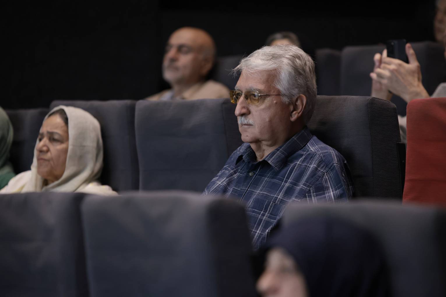 گزارش تصویری/ «بحران خاموش» در چارسو روی پرده رفت>